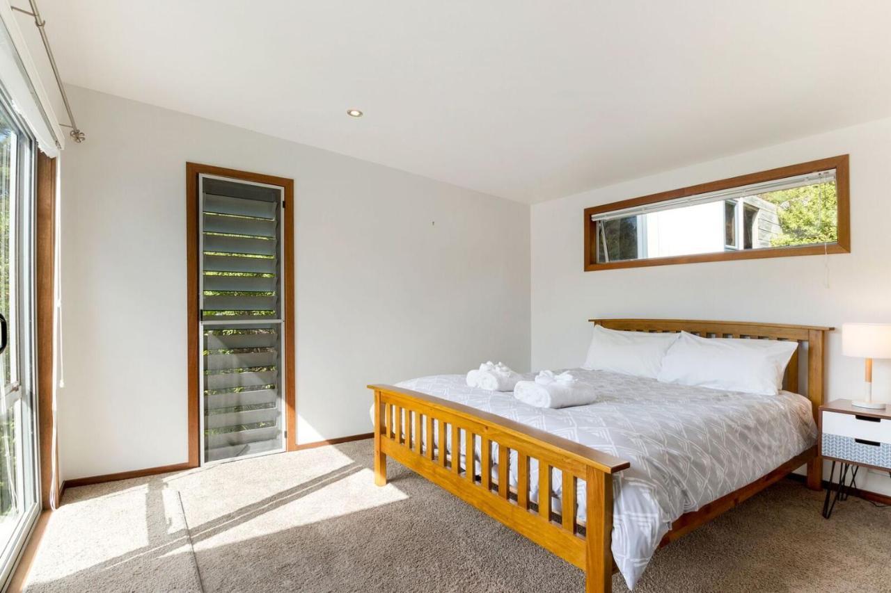 Karaka Sanctuary With Spa Pool By Waiheke Unlimited Oneroa Номер фото