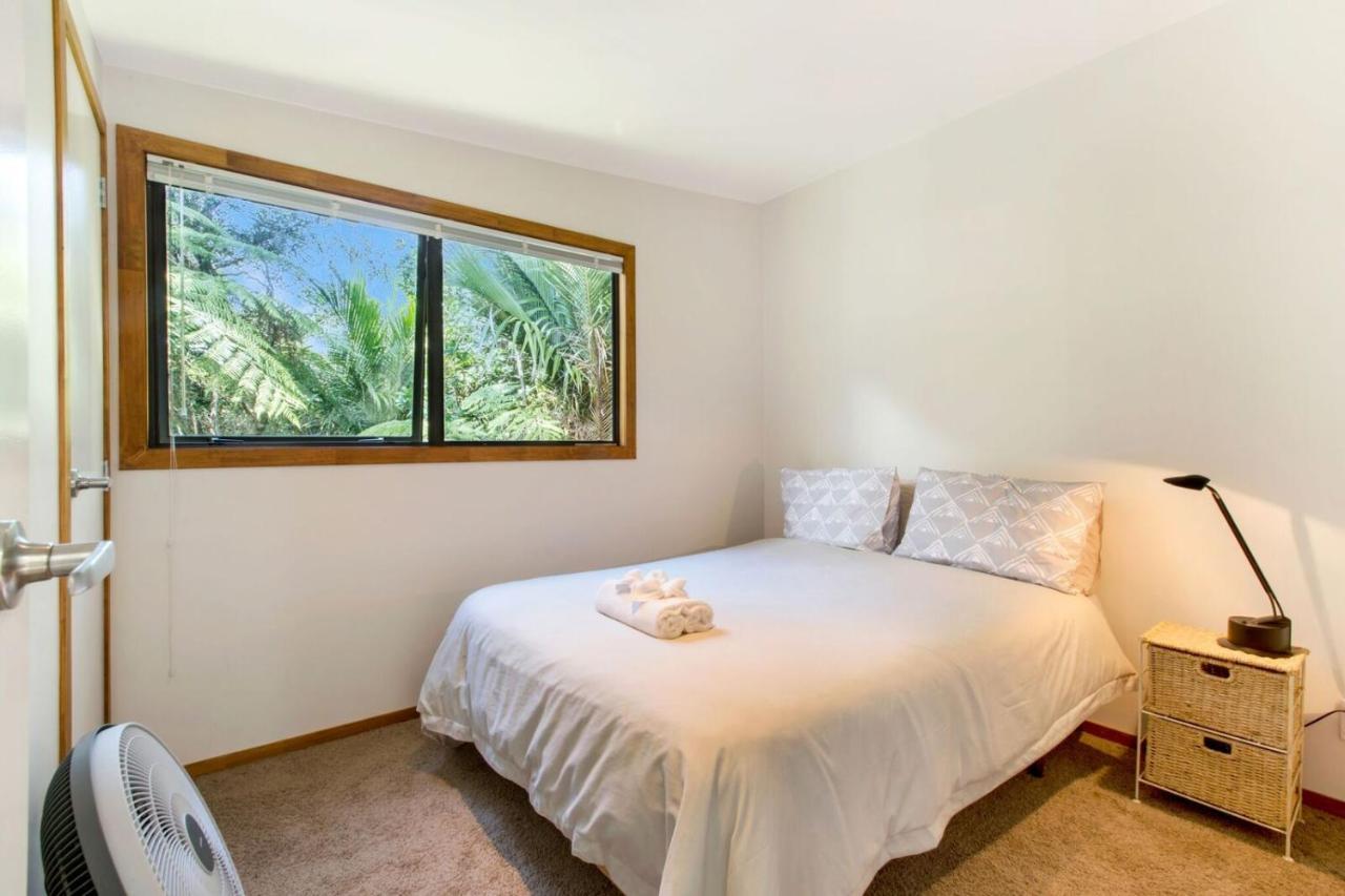 Karaka Sanctuary With Spa Pool By Waiheke Unlimited Oneroa Номер фото