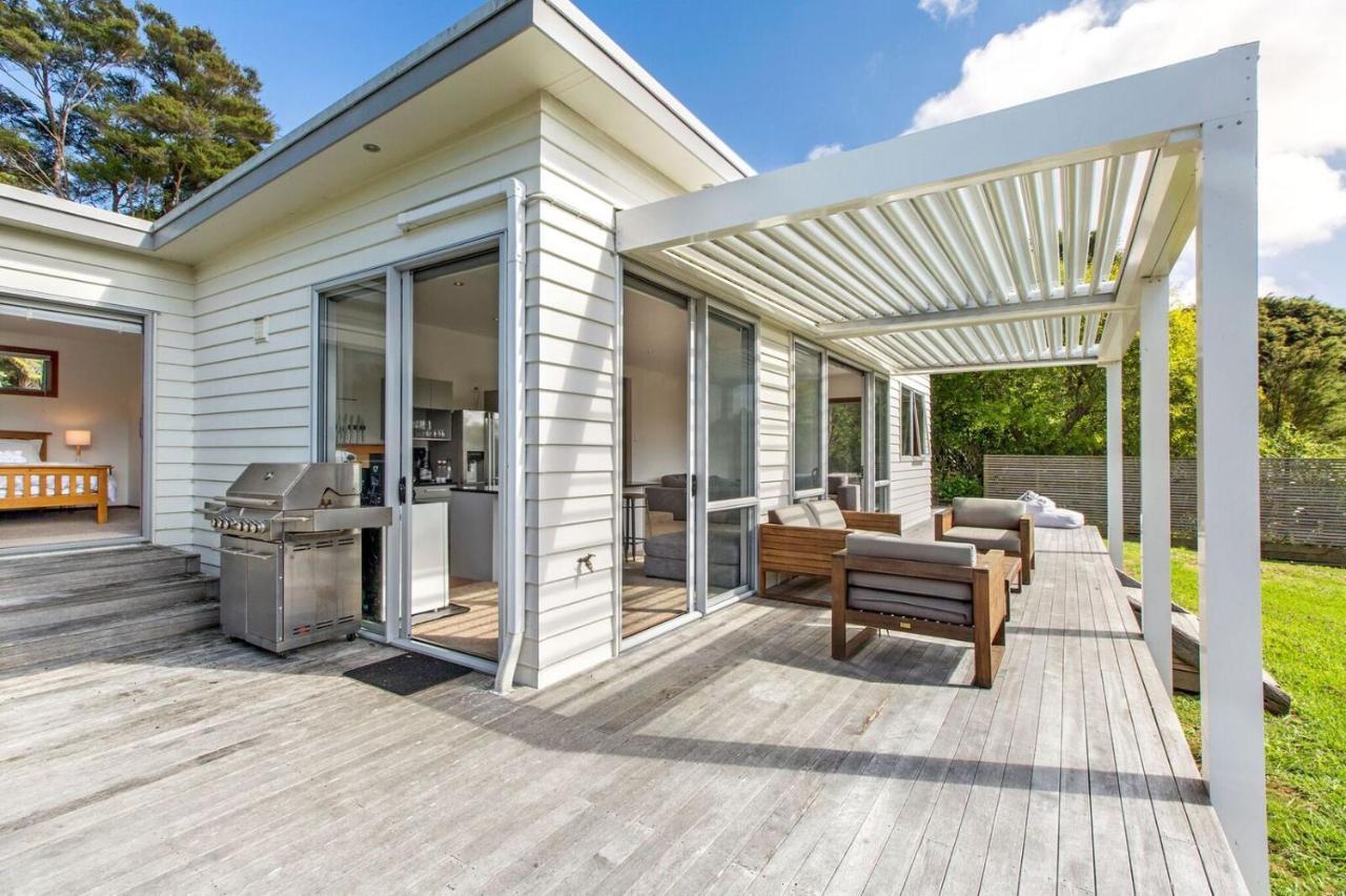 Karaka Sanctuary With Spa Pool By Waiheke Unlimited Oneroa Номер фото